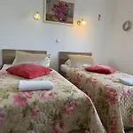 Le Rose & Park 3*