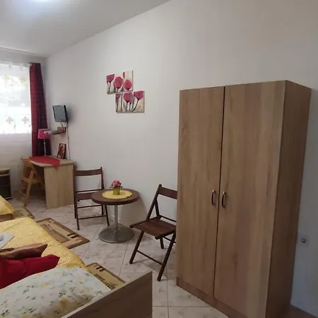 Le Rose Hotel