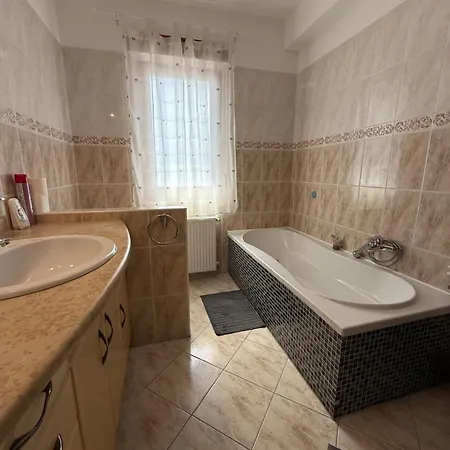Ξενοδοχείο Le Rose & Park 3*